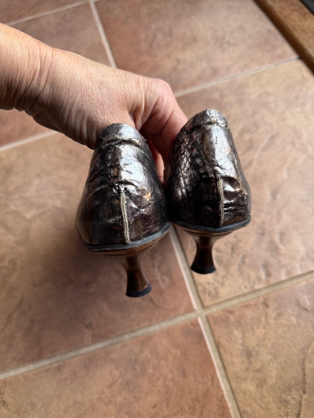 Cydwoq silver Metallic/black Pumps - Picture 3 of 5